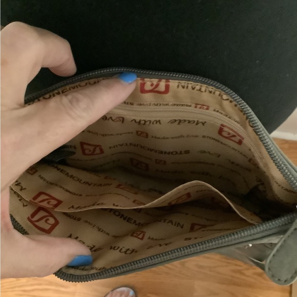 Stone Mountain USA  crossbody - Picture 3 of 3